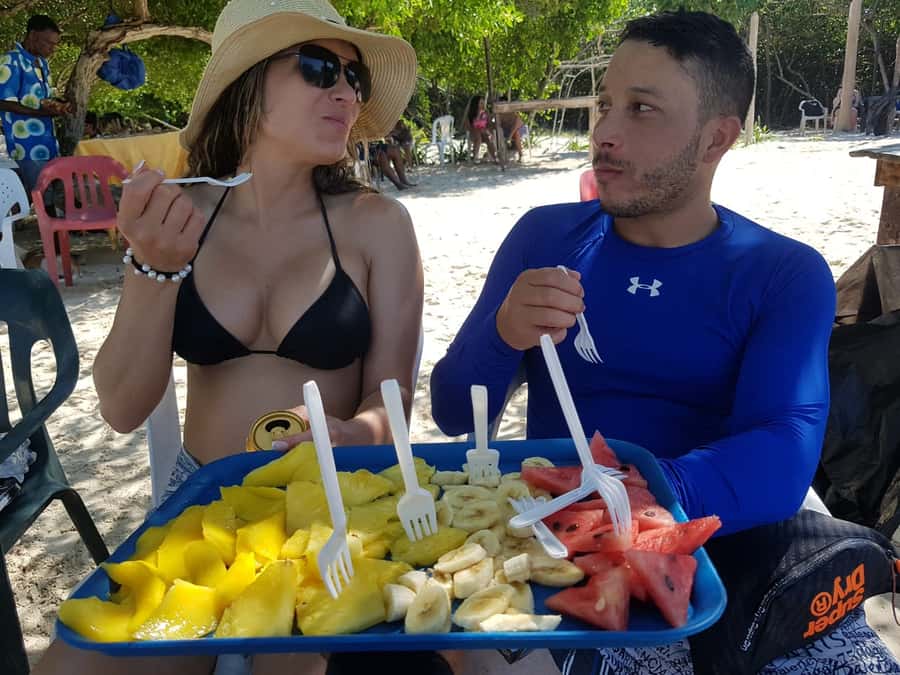 Cartagena: 5-Island Trip by Boat with Lunch and Snorkeling - Cruising through the Rosario Islands