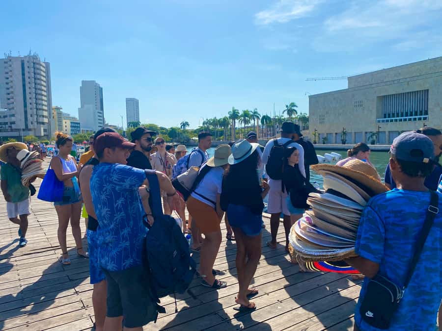 Cartagena: 5-Island Trip by Boat with Lunch and Snorkeling - Guides, languages, and the pace of the day