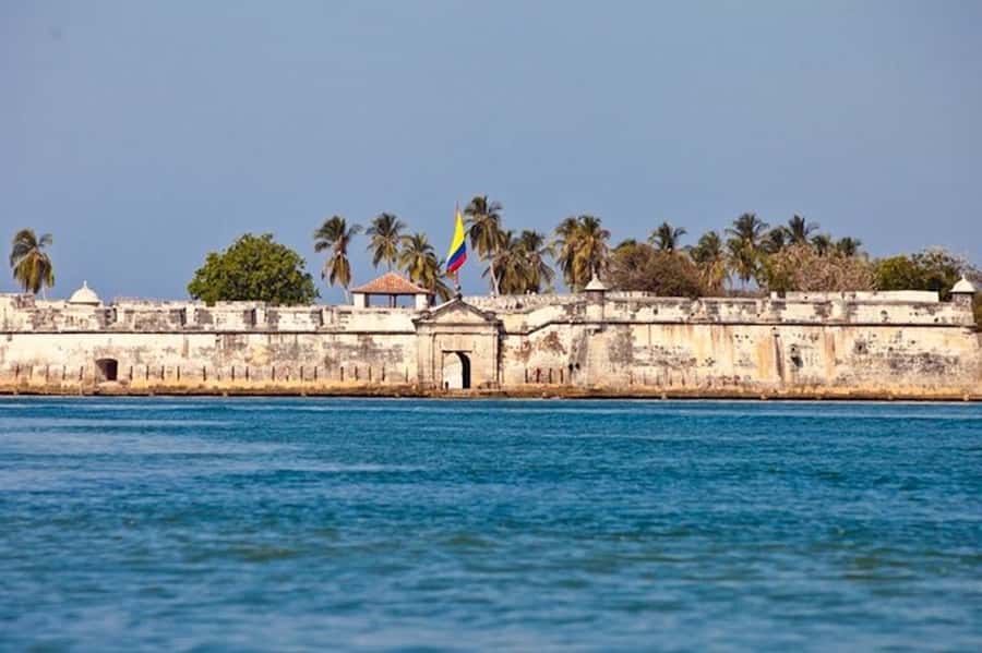 Cartagena: 5 Islands Premium Tour with Lunch and Snorkeling - Morning pickup and the ride out of town