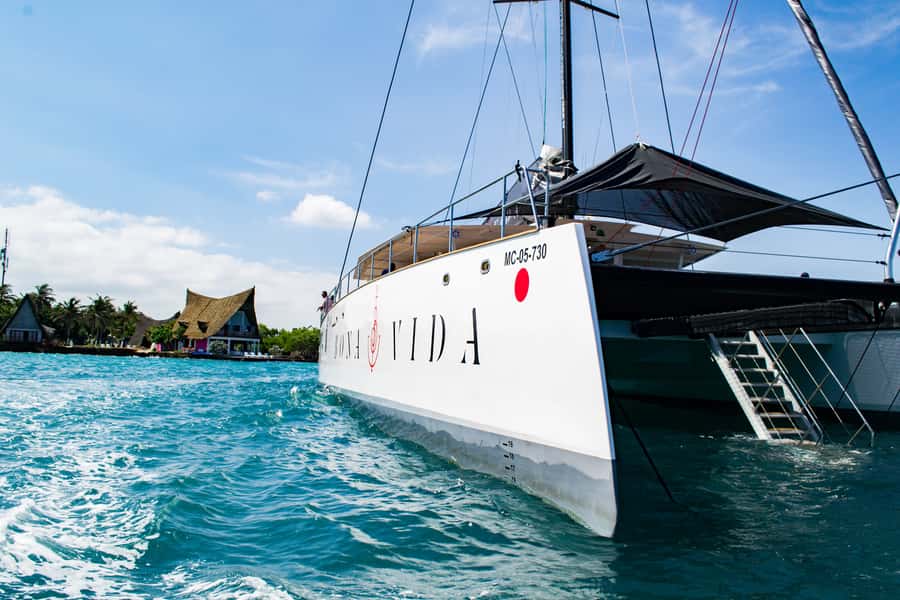 Cartagena: Rosario Islands Catamaran with Lunch and Snorkel - Who will enjoy this catamaran most?