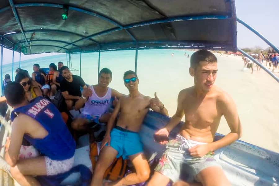 Cartagena: Snorkel, Mangroves and Playa Blanca Tour - Through the mangroves with birds, iguanas, and raccoons