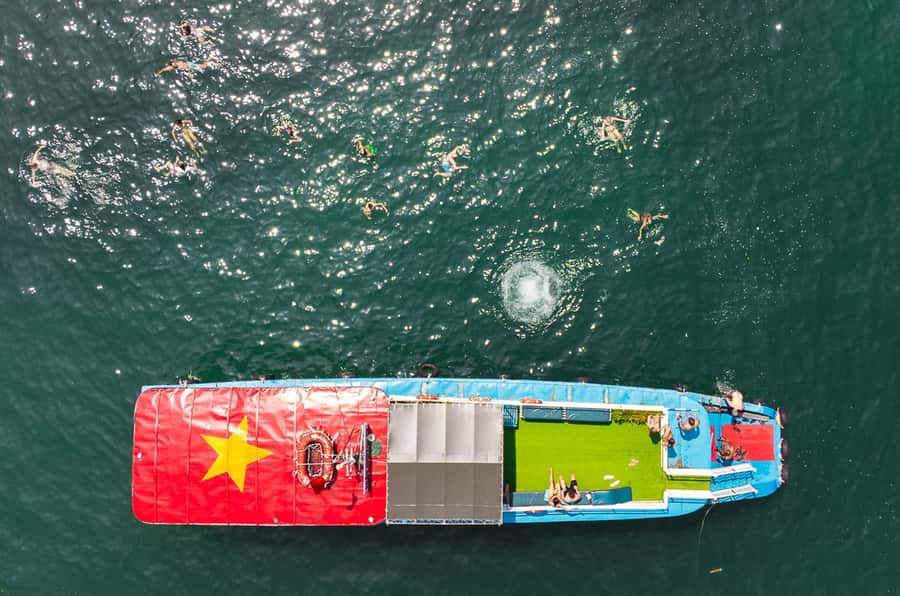 Cat Ba: Lan Ha & Ha Long Bay Kayak & Snorkel Boat Tour - The guides make a real difference
