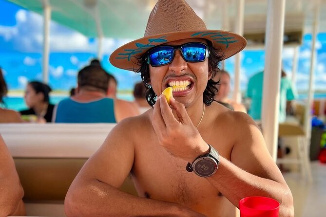 Catamaran Excursion + Open bar + Snorkeling at El Cielo - What the $34 price really covers