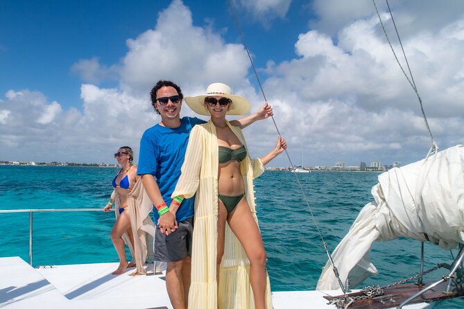 Catamaran Snorkeling with Openbar & Lunch Cancun to Isla Mujeres - Snorkeling in the Caribbean water