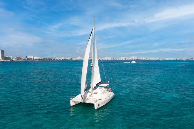 Catamaran Snorkeling with Openbar & Lunch Cancun to Isla Mujeres - The return ride brings back the party
