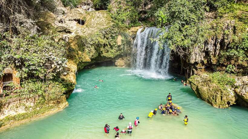 Cebu: Kawasan Canyoning, Moalboal Snorkeling, & Turtles Tour - Lunch beside the waterfall