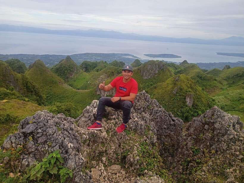 Cebu: Osmeña Peak hike and Sardines Run Snorkel adventure - A short climb to Cebu’s highest point