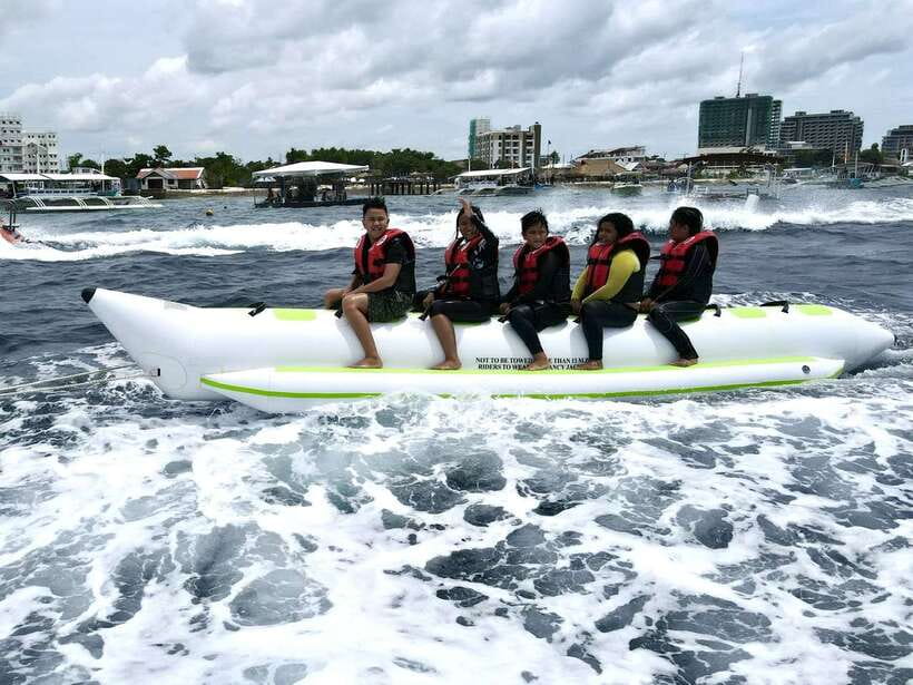 Cebu: Snorkeling + 3 Water Activity Tour - Why the guide and group size matter