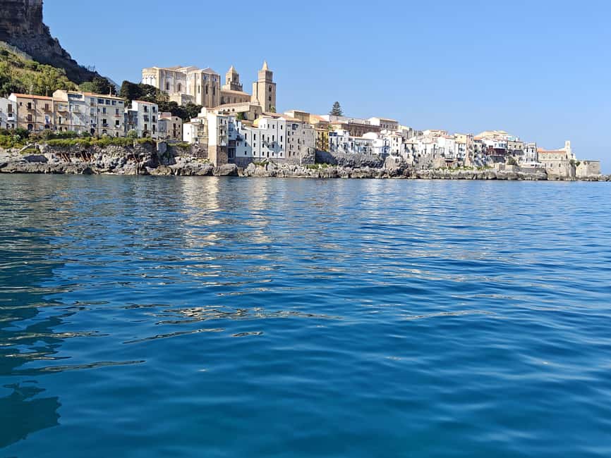 Cefalù: boat trip with fishing, coastal tour, snorkeling, and lunch on board - A seafood lunch cooked on the boat