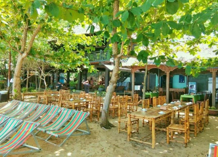 Cham Island: 1-Day Speedboat Trip with Snorkeling and Lunch - Snorkeling at Bai Xep or Hon Tai