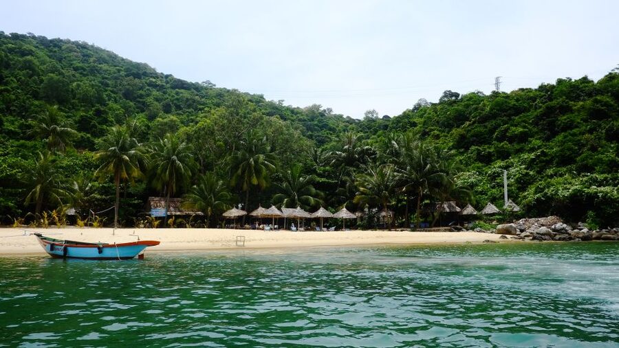 Cham Island: Underwater Walking & Snorkeling Tour - Safety and suitability