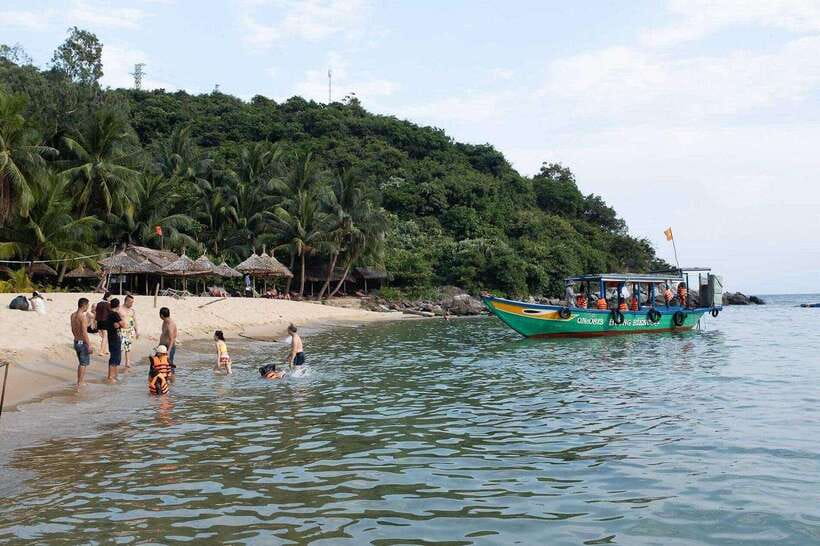 Cham Islands Snorkeling Tour by Speedboat : Hoi An/Da Nang - Seafood lunch at Bai Ong or Bai Chong
