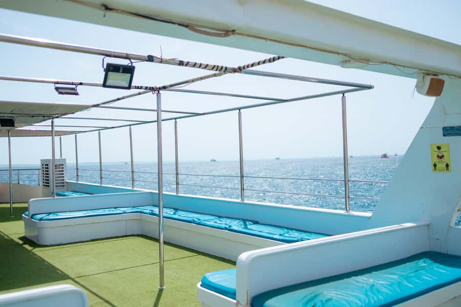 Conquest 2 Hour Semi Submarine with snorkeling from Hurghada - Guide languages and the private-group question