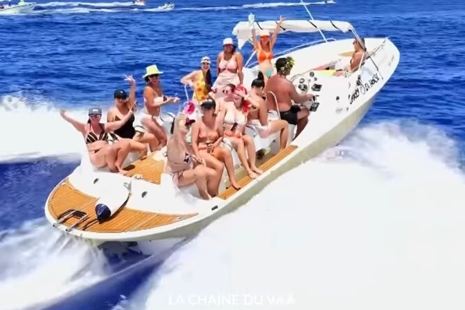 Crazyseahorseborabora Comfortable boat , sensational snorkeling . - Coral gardens and a current-assisted swim