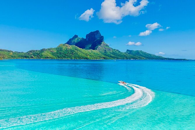 Crazyseahorseborabora Comfortable boat , sensational snorkeling . - Timing, group size, and comfort