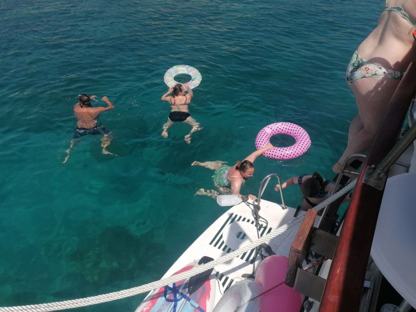 Crete: Snorkeling Boat Trip with Lunch and Transfer - What to bring and how to make the morning easier