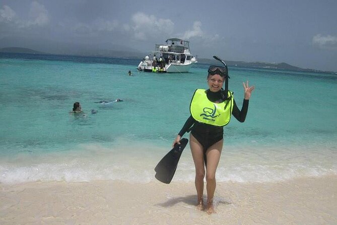 Culebra Snorkel and Beach Day with Lunch and Drinks - The crew and the feel onboard
