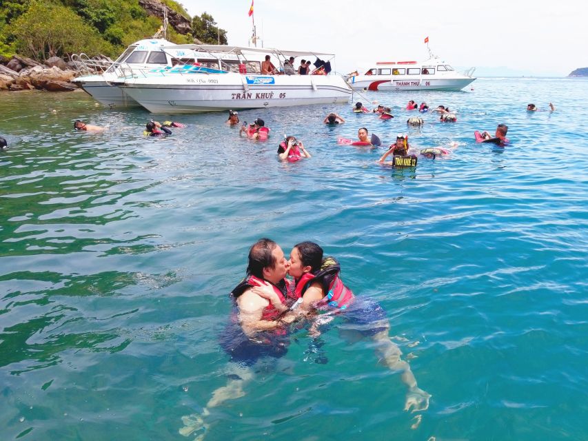 Da Nang/Hoi An: Cham Islands Snorkeling by High-Speed Boat - The road from Da Nang or Hoi An to Cua Dai Port