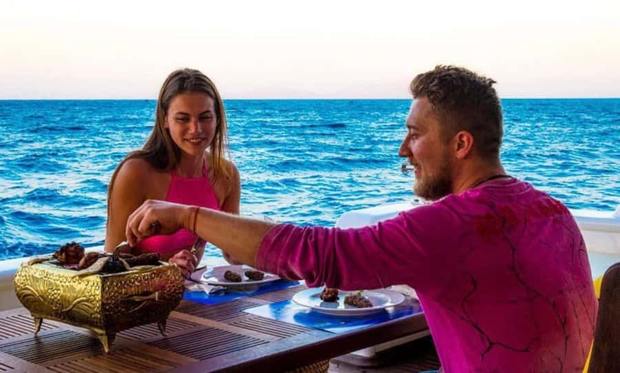Dahab: luxury Snorkeling cruise with buffet lunch - The snorkeling stops and what to expect in the water