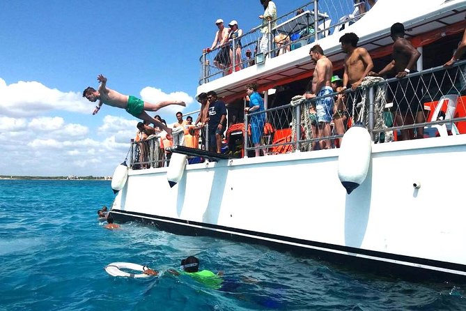 Dancer Cruise Isla Mujeres Snorkel Food and Drinks Included - Breakfast sets the tone on board