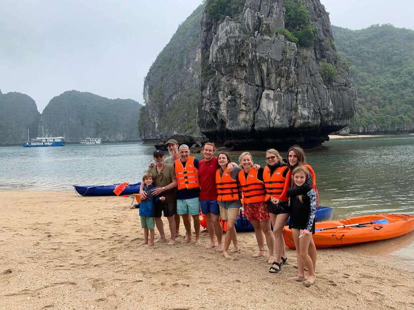 Đảo Cát Bà : 1Day Kayaking,Swimming,Cycling,Snorkeling,Lunch - A full day from Cat Ba Town to Lan Ha Bay