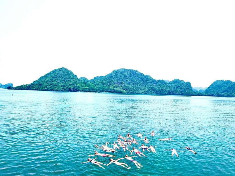Đảo Cát Bà : 1Day Kayaking,Swimming,Cycling,Snorkeling,Lunch - Limestone islands with names worth watching for