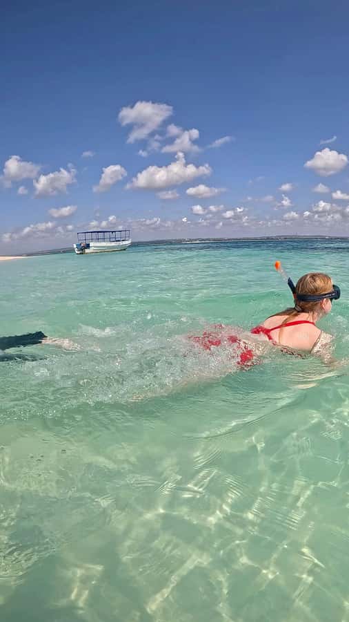DAR ES SALAAM:BONGOYO ISLAND SNORKELING TOUR & BEACH ESCAPE - The 30-minute dhow ride to Bongoyo