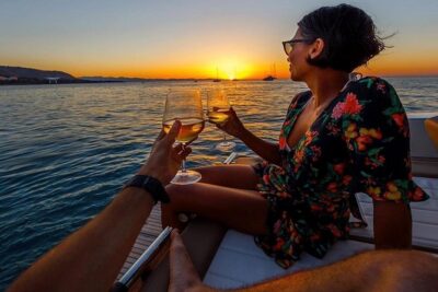 Day to Night Capri Boat Tour with Swim, Snorkel & Aperitif
