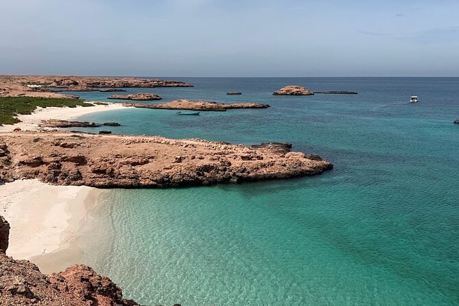 Daymaniyat Islands Snorkeling Sharing Trip - Kayaking, snacks, and the parts between snorkels