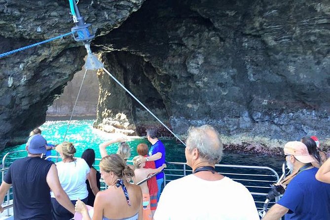 Deluxe Na Pali Morning Snorkel Tour on the Lucky Lady - Lunch, snacks, and the open bar