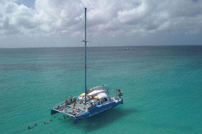 Dolphin Catamaran Snorkel and Sail with Open Bar - What lunch and the open bar really mean