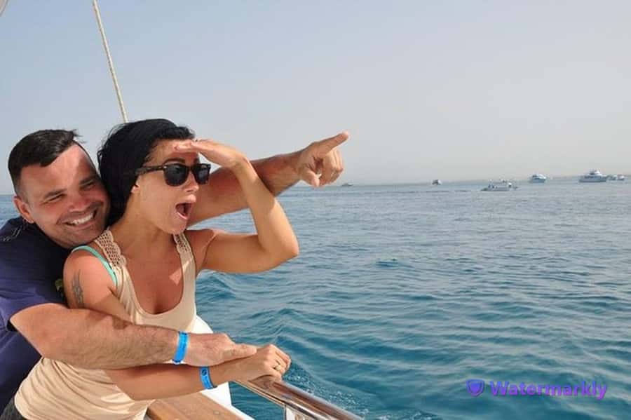 Dolphin house snorkeling trip - Leaving Hurghada for a full day at sea