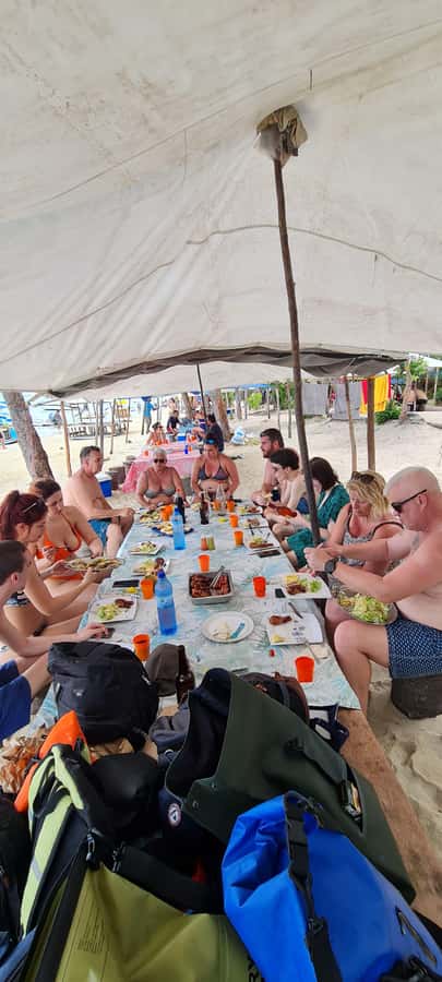 Dolphins: Private, Snorkel, CrystalRock, ileoBenitiers,lunch - What the $439 private price really covers