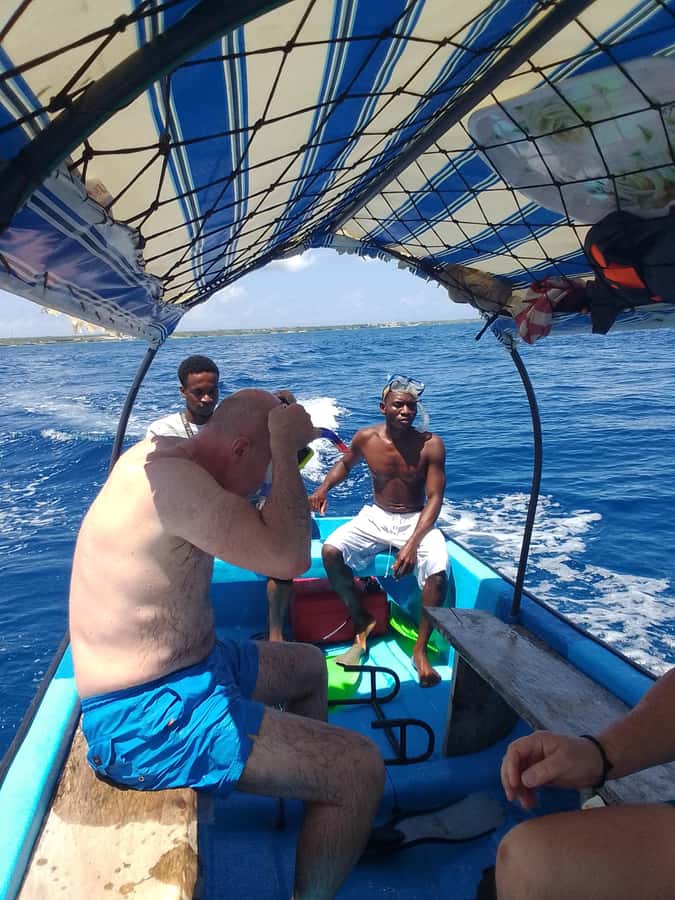 Dolphins & Snorkeling Zanzibar: Mnemba Island Tour - Small details that make the morning better