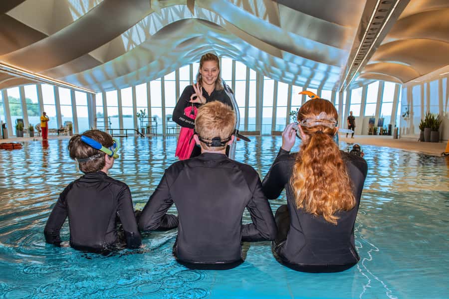 Dubai: Snorkeling at Deep Dive World's Deepest Pool - Looking down at the sunken city