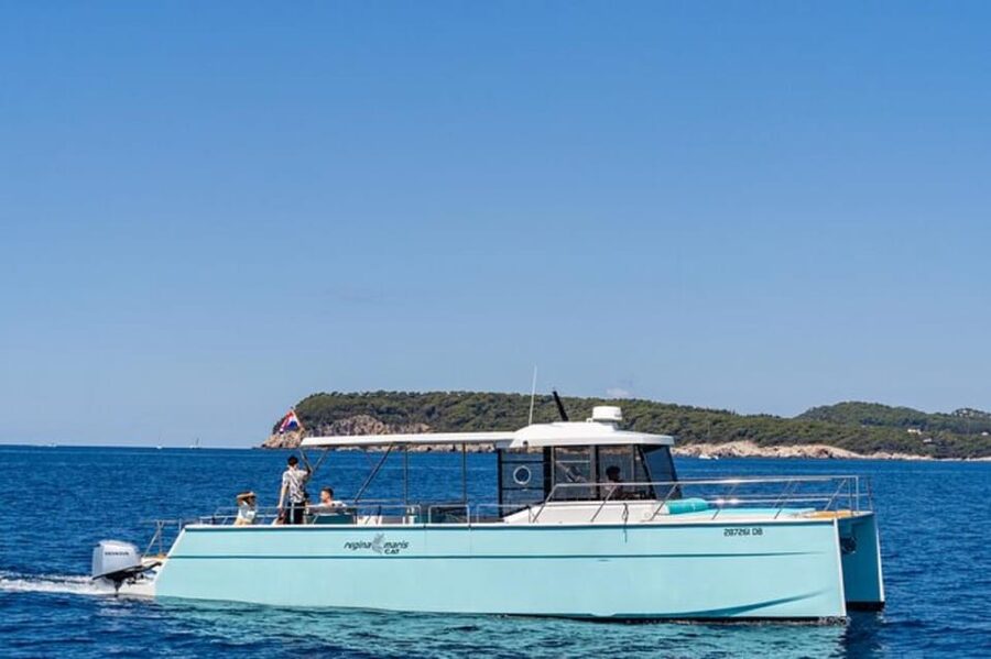Dubrovnik: Blue Cave Catamaran Tour with Drinks and Snorkel - Šunj Beach and the swim to shore