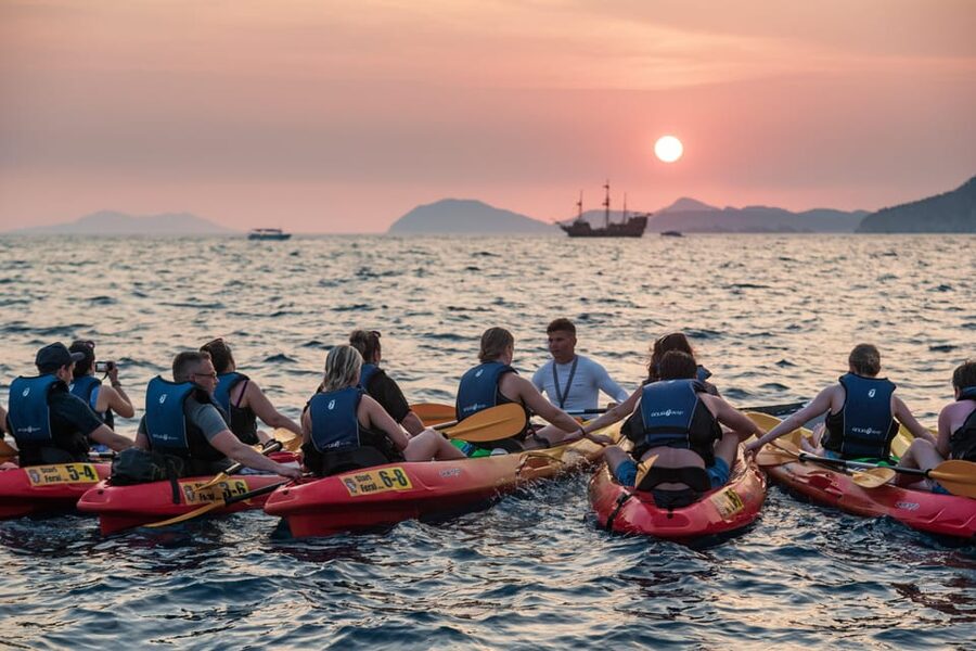 Dubrovnik: Sunset Kayaking and Snorkeling Tour - Who should book this kayaking tour?