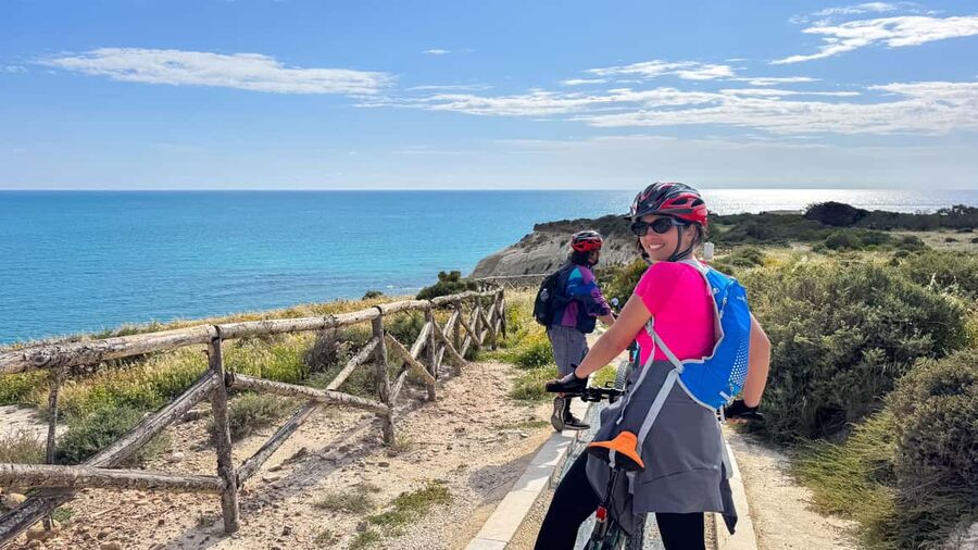 E-Bike Scala dei Turchi: Food tasting, villages, snorkeling, nature reserve - Angelo’s guiding style and the small-group advantage