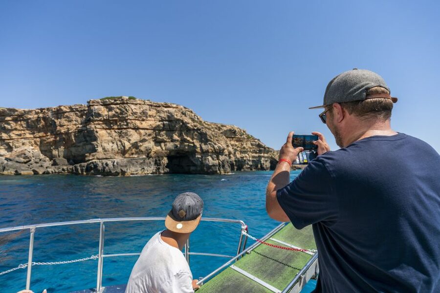 El Arenal, Mallorca: Bay of Palma Boat Tour with Snorkeling - Practical tips for a better two hours