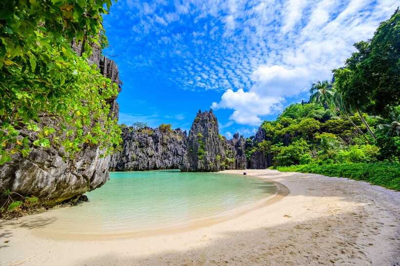 El Nido: Island Hopping and Snorkeling Private Boat Tour C - Star Beach closes the swimming circuit