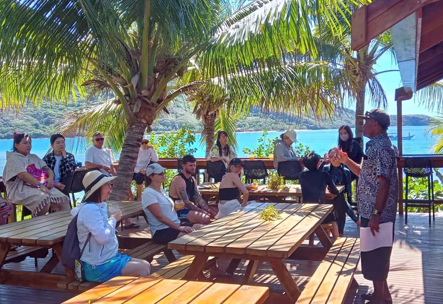 Fiji: Ultimate Encounters Snorkel with Sharks and Lunch - Barefoot Kuata gives the day breathing room
