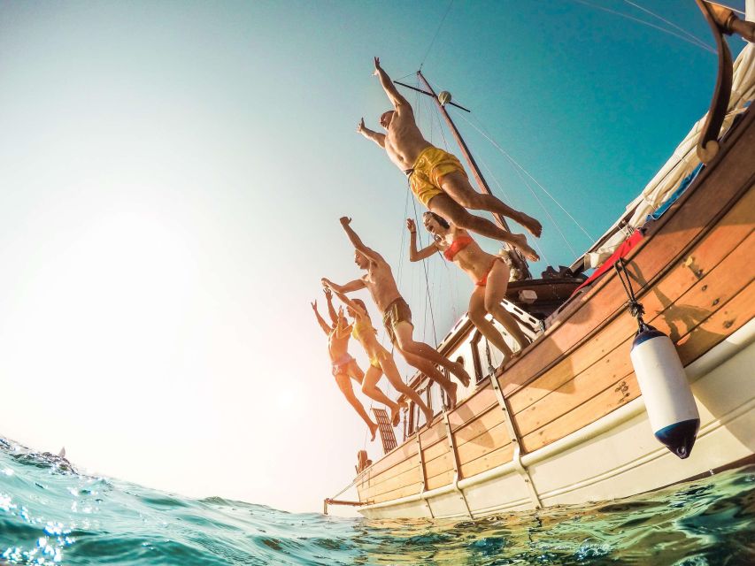 From Amalfi: Capri Island Boat Tour with Snorkeling & Drinks - Furore Fjord, Li Galli, and the western coast