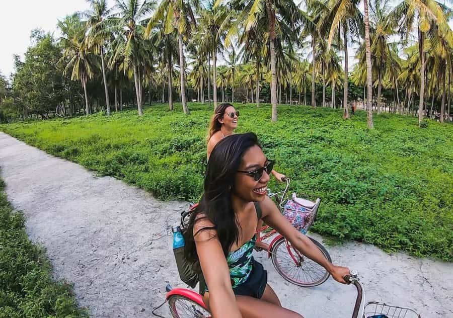 From Bali: 2-Day Private Gili Island Snorkel Tour with Hotel - Reaching Gili Trawangan by cidomo