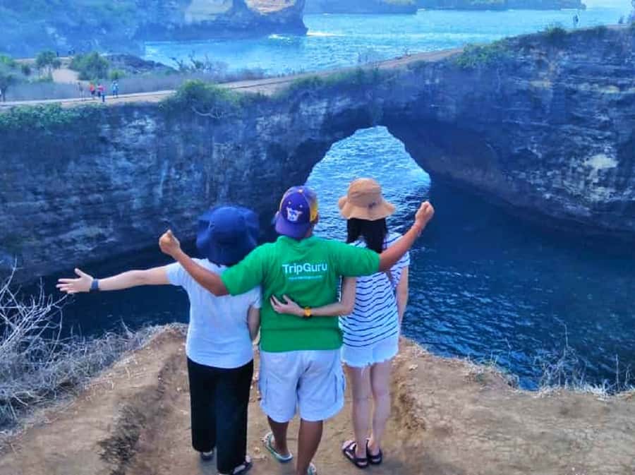 From Bali: West Nusa Penida & Snorkeling Small Group Tour - What the guide adds to the day