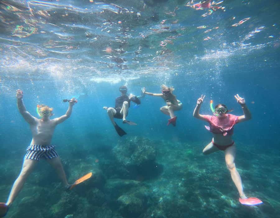 From Ceningan: Snorkeling with Manta Rays & Land Tour - The Wall gives you one last short water stop