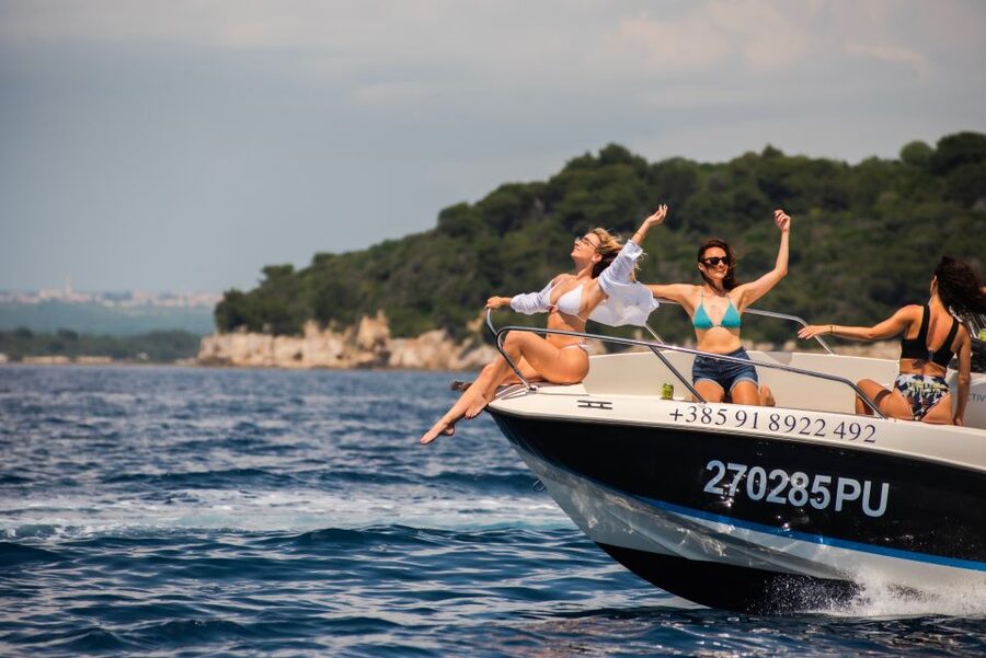 From Fažana: snorkeling at sea cave and Brijuni Island - Seagull Rocks and the closed sea cave