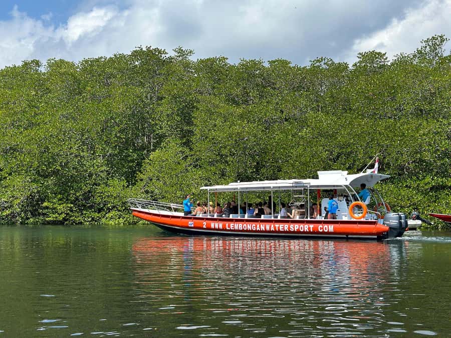 From Nusa Penida: 3 Spots Snorkeling Tour with Manta Rays - What to pack for five hours on the water