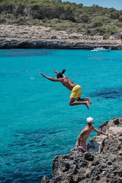 From Palma: Portal Vells Beach and Cave SUP & Snorkel Tour - What the guides add to the experience