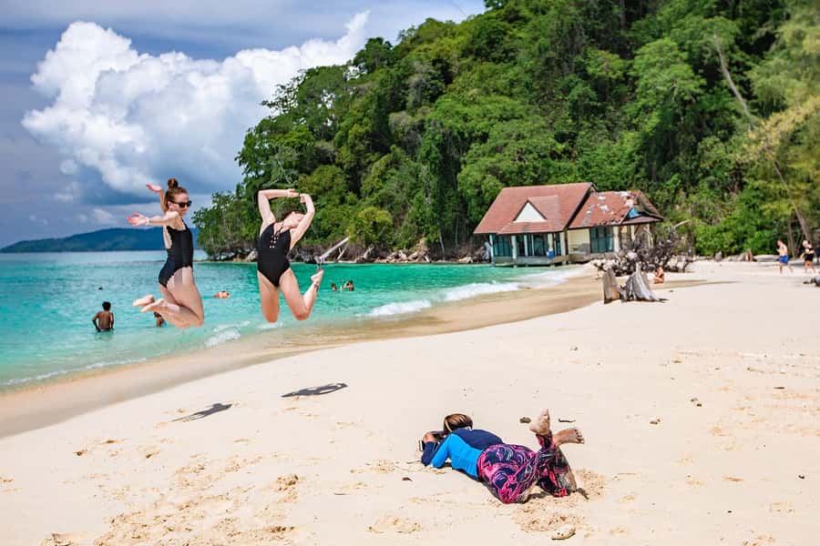 From Phuket: Lazy Snorkel & Explore at Bamboo & Phi Phi - Why the late start works well from Phuket