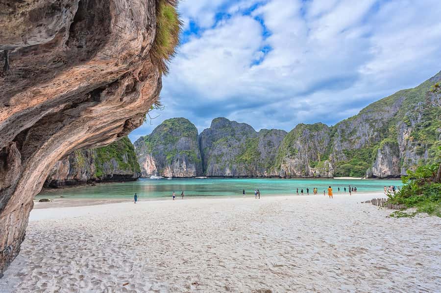 From Phuket: Lazy Snorkel & Explore at Bamboo & Phi Phi - The speed catamaran and the long return